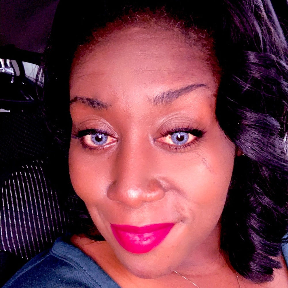 Meet your Posher, Lisa